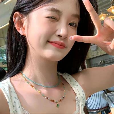 她的微笑像颗糖